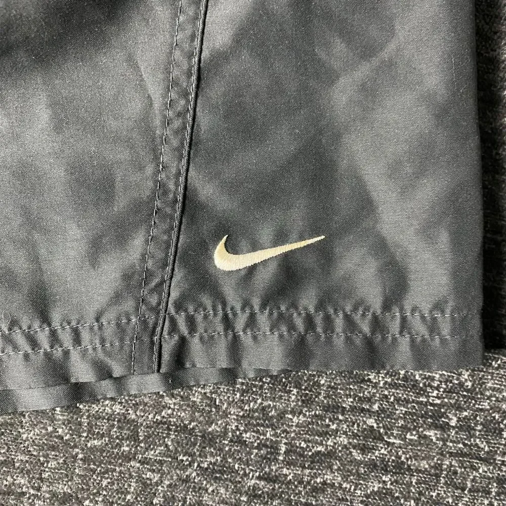 Nike Men's Grey and Black Shorts